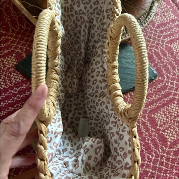 JustFab Tan Woven Tote Bag - Picture 5 of 16